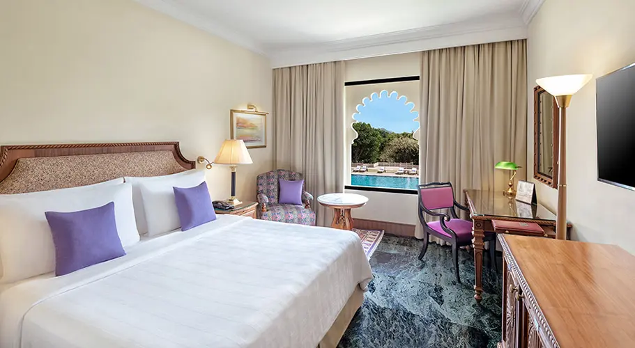 trident-udaipur-deluxe-pool-view-room-500×500