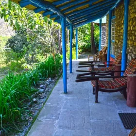 vanghat-trapper-huts-exterior-corbett-500×500