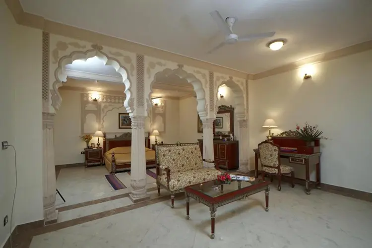 welcomhotel-by-itc-hotels-fort-dunes-khimsar-living-room-500×500