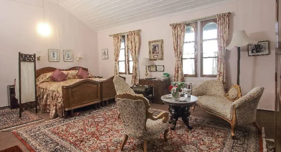 windamere-darjeeling-bedroom-500×500