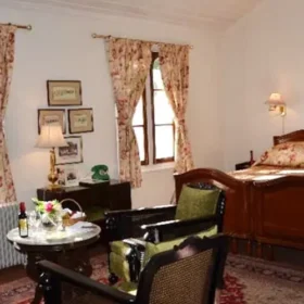 windamere-darjeeling-bedroom1-500×500