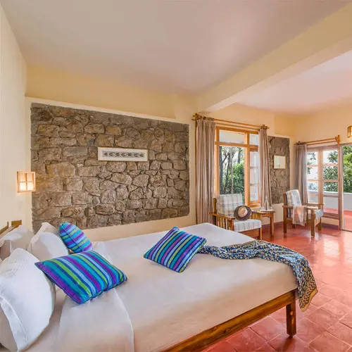 windermere-estate-munnar-gardenroom-500×500