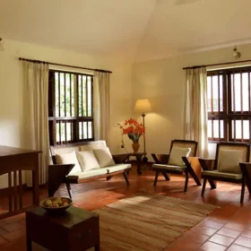 windermere-river-house-living-room-500×500