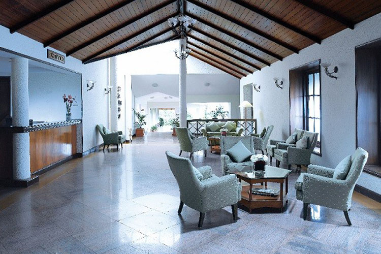 IHCL-SeleQtions-Gateway-Chikmagalur-Lobby-500×500