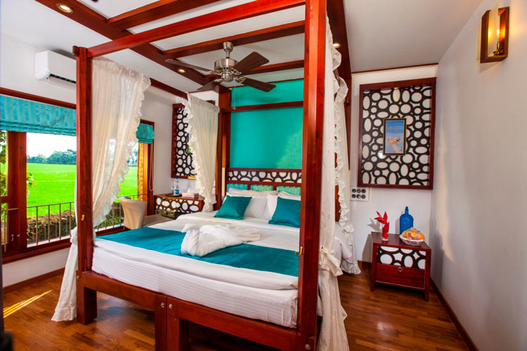 Lakes-and-Lagoon-Bedroom-500×500