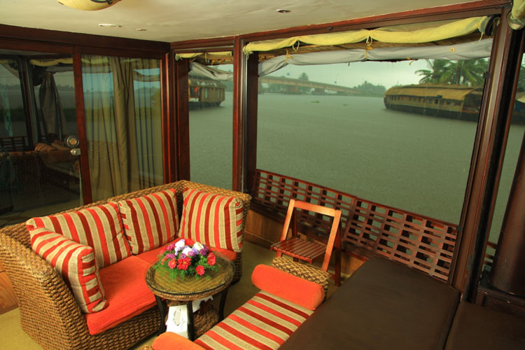 Lakes-and-Lagoon-sitting-area-500×500