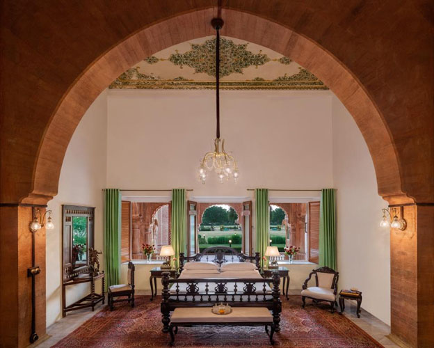 Laxmi-Niwas-Palace-Bikaner-Bedroom-view-to-lawns-500×500