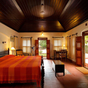 Philipkuttys-Farm-Bedroom-500×500