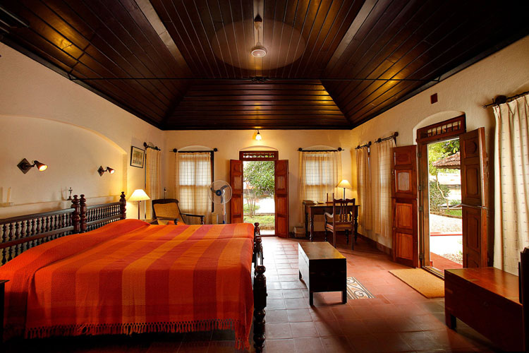 Philipkuttys-Farm-Bedroom-500×500