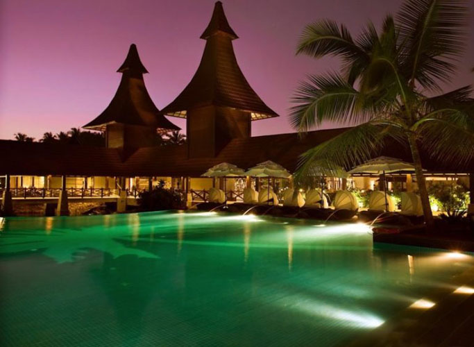 The-Lalit-Resort-Spa-Bekal-Swimming-Pool-500×500