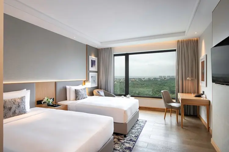 Vivanta-Bedroom-Bhubaneswar-500×500