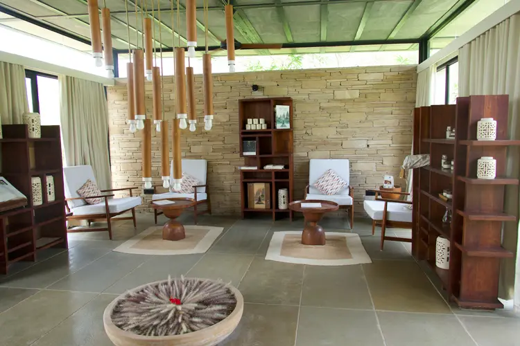 Woods-at-sasan-lounge-500×500