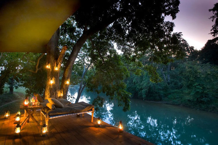 banjaar-tola-a-taj-safari-lodge-deck-500×500