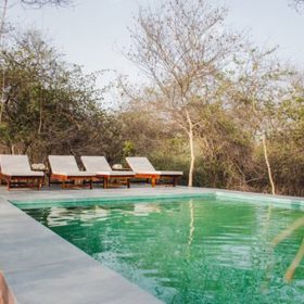 dera-amer-wilderness-camp-natural-pool-500×500
