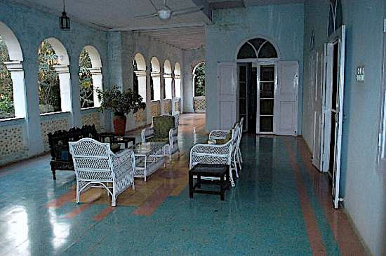 orchard-palace-balcony-area-between-500×500