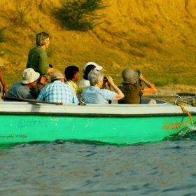 boat-safari-national-chambal-sanctuary-750×500-1